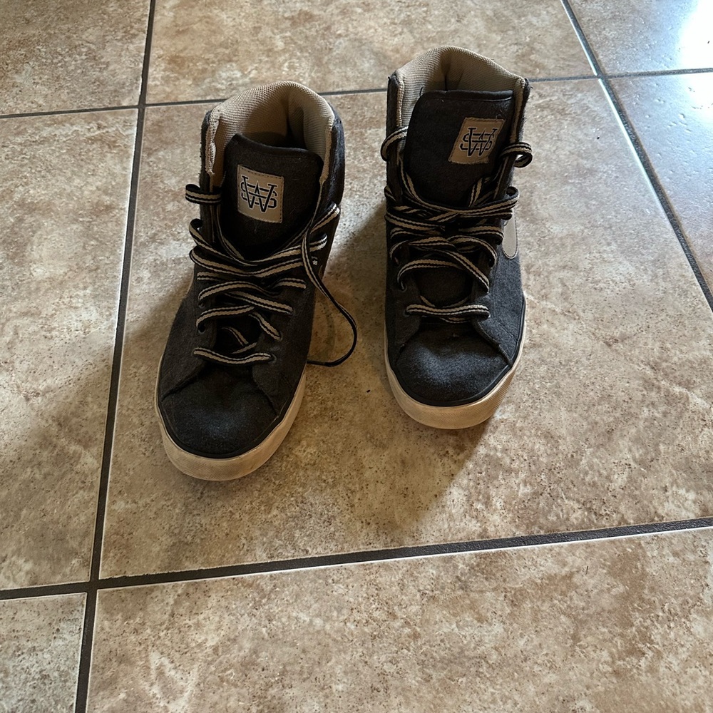 Men’s high top sneakers